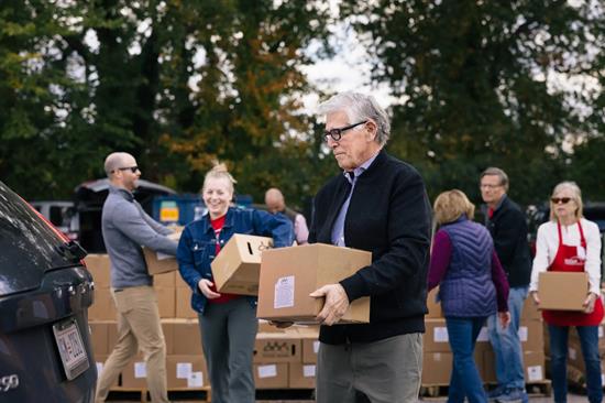 Shutdown Foodbank.jpg https://www.nytimes.com/2025/10/26/us/politics/federal-workers-shutdown-pay.html